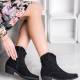 IDEAL SHOES дамски боти с нисък ток IDEAL SHOES дамски боти с нисък ток