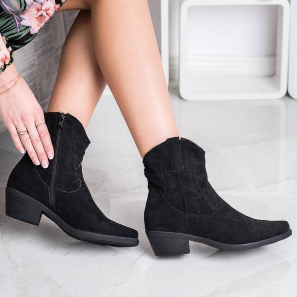 IDEAL SHOES дамски боти с нисък ток IDEAL SHOES дамски боти с нисък ток